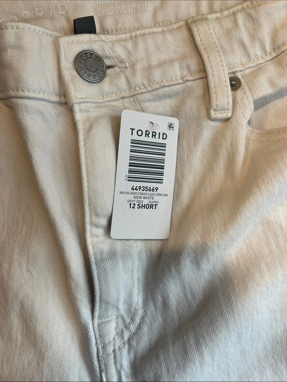 NWT Women’s White Straight-Leg Jeans, short length, stretchy